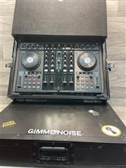 Native Instruments Traktor Kontrol S4 DJ Controller w/ Odyssey Glide Case